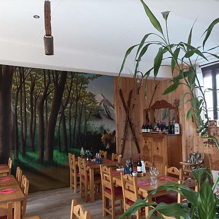 Le Sapin Rouge - Restaurant - Bar - Chambres D'Hotes Artigues  Bagian luar foto