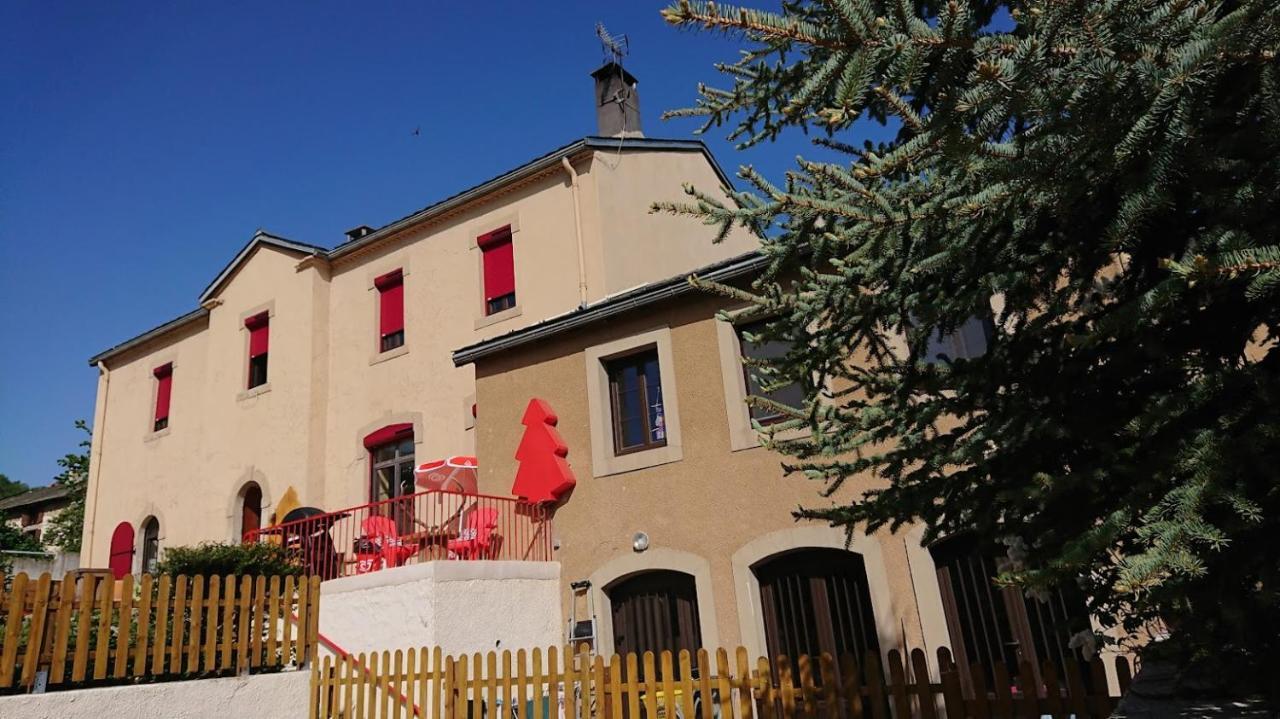 Le Sapin Rouge - Restaurant - Bar - Chambres D'Hotes Artigues  Bagian luar foto
