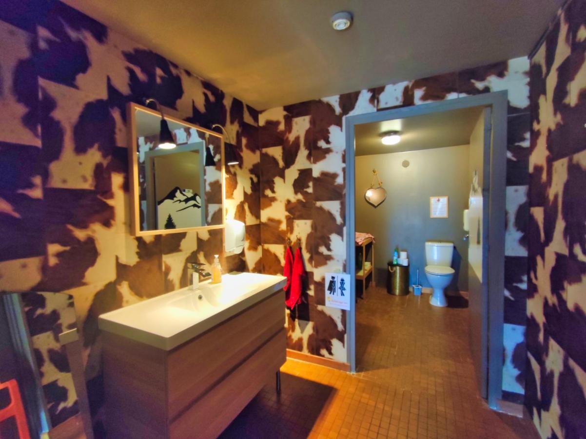 Le Sapin Rouge - Restaurant - Bar - Chambres D'Hotes Artigues  Bagian luar foto
