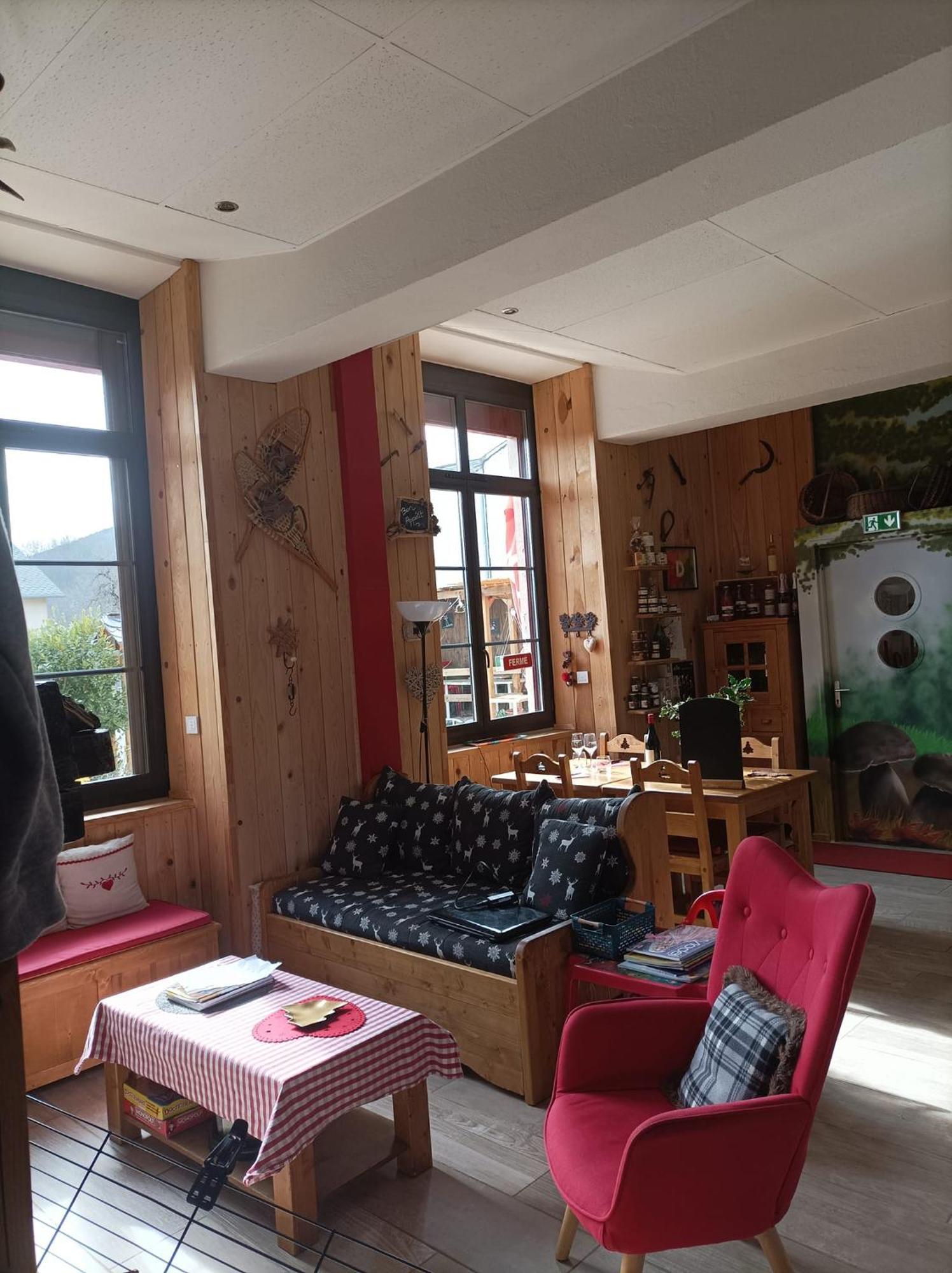 Le Sapin Rouge - Restaurant - Bar - Chambres D'Hotes Artigues  Bagian luar foto